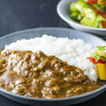 Imari beef tendon curry (with salad)