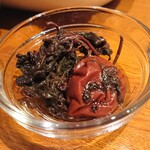 San Ichi Zero Yon Shiretokosu - Pu Kare - - 自家製梅干しをカレーにトッピングしても旨い。が、おつまみとしていただいた。懐かしい～酸っぱさ◎