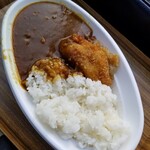 助六 - コロッケ入りカレー 250円