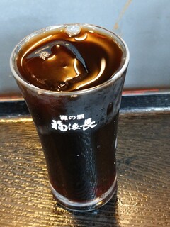 Maruhachi Zushi - アイスコーヒーかホットコーヒーが食後に‥。でもシロップ入りでした。