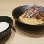 そうめん そそそ ～その先へ～ - 冷やし担々そうめん　ハーフ　800円   ハーフは夜のみ注文可