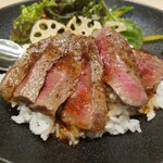 そうめん そそそ ～その先へ～ - オリーブ牛のステーキ丼　1,500円