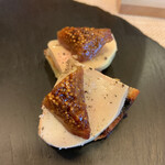 SIZZLE - フォアグラのテリーヌ　ケークサレ　イチジク なめらかなフォアグラのテリーヌ。ちょっと甘みのあるケークサレとイチジク。 とてもいいコンビネーション。