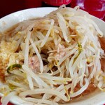 ラーメン二郎 - ラーメン(600円) 麺少なめ、ニンニクアブラ。