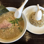 Menzou - 正油ミニラーメン＋ミニチャーハン(700円)