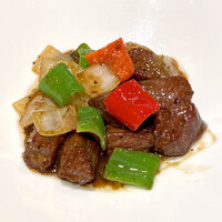 中国料理 豪華 - 牛肉の黒胡椒炒め