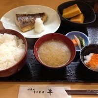 季節料理 姿 - さば塩焼き定食　900円