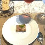 La Brianza - 近江牛アキレス腱と食道のクロスティーノ、とろけるようなコラーゲンたっぷり感。コリコリ食感とサックリしたラスク。最初から驚きのご馳走感☆