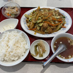 中国菜館 岡田屋 - 某日のランチ　鶏肉キャベツカレー炒め