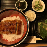 Sumiyaki Unagi Ozeki - 鰻丼（半尾）のセットは3,000円