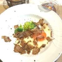 La Brianza - おいしい目玉焼き秋トリュフ、シンプルながら香りよく豪華な目玉焼き。振りかけられたチーズや塩加減がとてもバランスよく、とてもおいしい目玉焼きでした。半熟の田中農園の健康卵、濃厚おいしい～