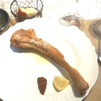 La Brianza - サカエヤ岩手県中洞牧場仔牛のコトレッタジューシーで旨み凝縮してるおいしさ。食べ応え抜群！