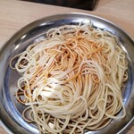 中村麺三郎商店 - 替玉は１５０円で１玉。依然120gなのかな。だとして、巷の博多ラーメンよりは多い。