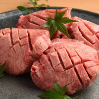 特選厚切り牛塩タン