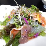 湖泉荘 - ⚫造り「信州サーモン・カンパチ　山ふぐ蒟蒻　信州野菜のカルパッチョ」