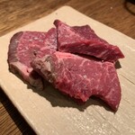 炭火焼肉 希林 - 熊本産赤牛カルビ