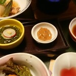 福松荘 - もずく、塩辛