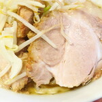 ラーメン二郎 - 豚