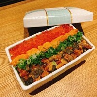 【いくらと雲丹のキラキラ重】