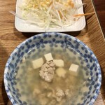 タイスタイル トゥクトゥク - ランチセットのスープとサラダ