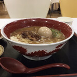 徳島ラーメン麺王 - やっぱりウマイよね
            東大よりアッサリしてる。