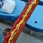 秩父宮ラグビー場 売店 - フランクフルト串は定番なんだけど面白味が無い。(笑)