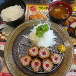 Katsugurume - ヒレ肉の梅しそ巻き定食