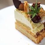 ANNIVERSARY - 【2020.09】贅沢なマロンケーキ入り・渋皮栗のモンブランパイ(680円+税)