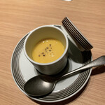 個室焼肉 銀座きたお - ♦︎季節のスープ
      栗かぼちゃと湯葉の冷製スープ