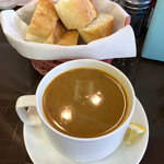 KARA DENIZ - レンズ豆のスープ(パン付き)