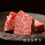 Yakiniku Kagura - 噛みごたえあるサイコロ状カット、絶品肉の旨み満喫『極上カルビ』