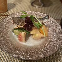 やすい - 次郎柿、無花果、シャインマスカットの胡麻和え、大阪の秋刀魚炙り乗せて