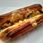 パン家のどん助 - ミートデニッシュ