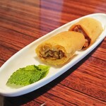 Lung King Heen - 葡汁鱸魚脆春卷