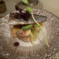 やすい - 次郎柿、無花果、シャインマスカットの胡麻和え、
                    　大阪の秋刀魚炙り乗せ