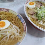 香味徳 - ラーメン中、奥はダブル