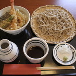 きらめき庵 - もりそばとミニ天丼セット　1200円　海老と野菜の天丼とせいろそば。