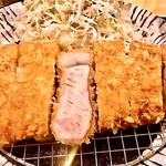 箱崎 井のかわず - カツは２００ｇで ボリューム満点！