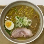 味のラーメン赤門 - 塩ラーメンのアップ