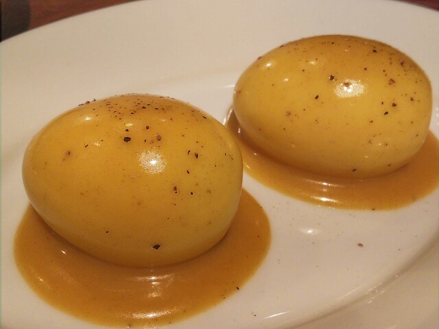 肉団子のアヒージョ は 巨大な肉団子を崩しながらいただく遊び心ある一品 By かりずまてぃっく ひなたキッチン 自由が丘 ビストロ 食べログ