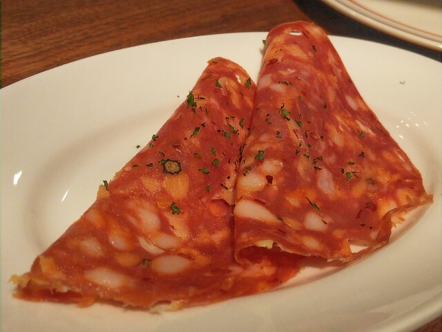 肉団子のアヒージョ は 巨大な肉団子を崩しながらいただく遊び心ある一品 By かりずまてぃっく ひなたキッチン 自由が丘 ビストロ 食べログ