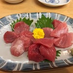 Kona kara - 本まぐろ盛り合わせ　右からぶつ、頬肉、頭肉