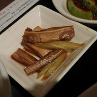 神田 雲林 - 豚耳、豆腐、セロリの和え物