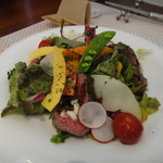 ビストロ ダイア - ローストビーフサラダ山わさびのソース