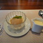 ビストロ ダイア - エーベルラン（オーベルジュ・ド・リル）風、桃のコンポート