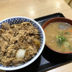 Yoshinoya - ♪牛丼￥352　特盛¥280　+税
