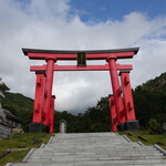 湯殿山参籠所 - 湯殿山神社大鳥居