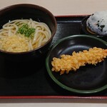 将八うどん - かけ（小）＋えび天＋おにぎり  475円だったかな？