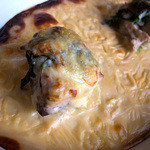 ランチコースのお魚料理。ヤズをグラタン風に仕上げられてました。お魚とお野菜とのコラボですね。