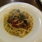 PASTAVOLA - イワシとドライトマトとバジルのオイルパスタ